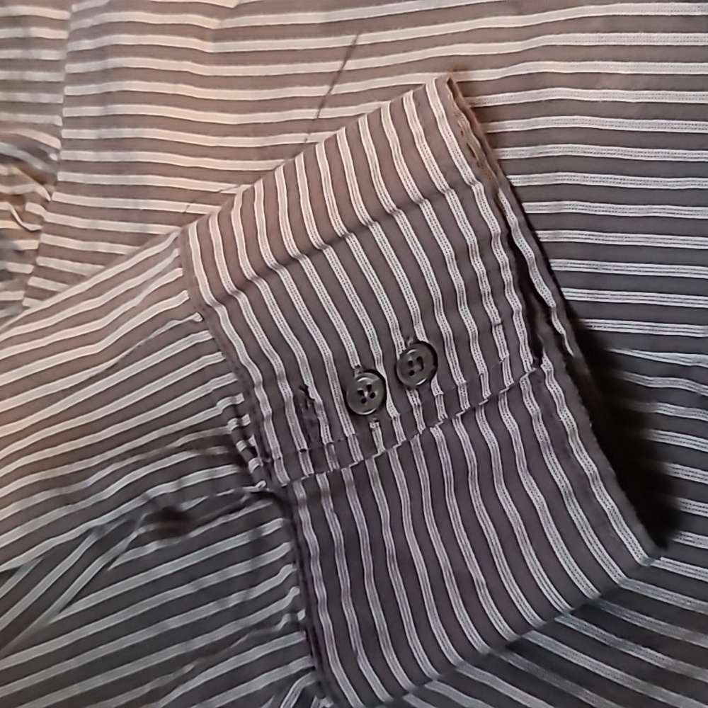 Women's button-up top - Picture 4 of 5